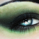 Maquillage vert de sorcière